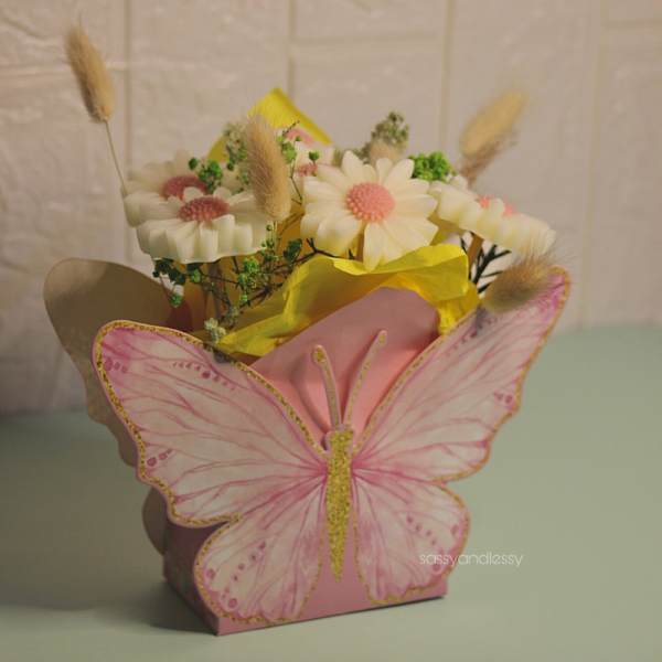 Daisy Candle Bouquet