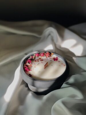 Bed of Roses Candle